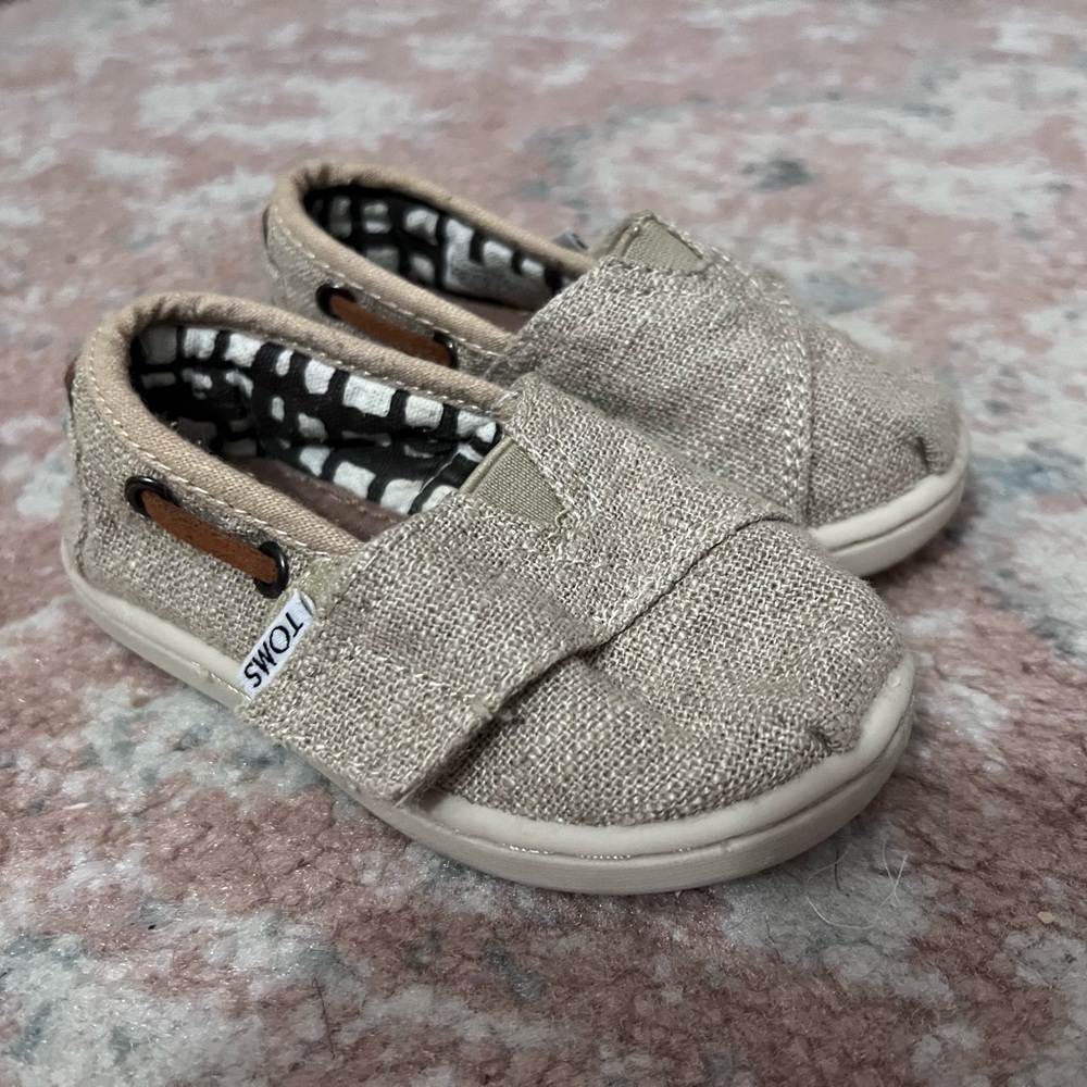 Toms toddler size 5 - tan color